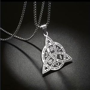 1pc Viking Witch Celtic Knot Pendant Necklace